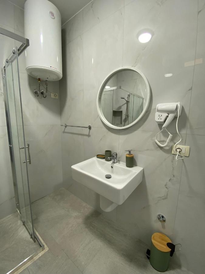 Bellavista Qerret Apartment 1 Golem  Buitenkant foto